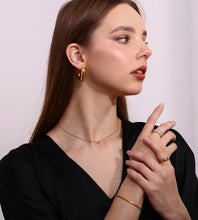 Load image into Gallery viewer, Mini Necklace