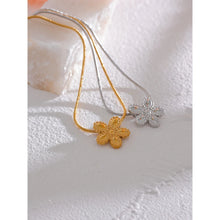 Load image into Gallery viewer, Flower Necklace

