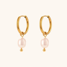 Load image into Gallery viewer, Freshwater Earrings
