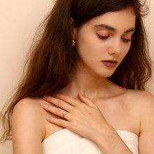 Load image into Gallery viewer, Queen Ring
