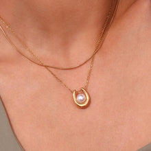Load image into Gallery viewer, Pearl Necklace

