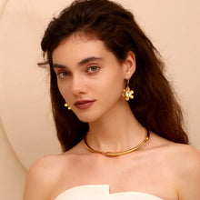 Load image into Gallery viewer, Vert Earring
