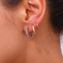 Load image into Gallery viewer, Shiny Bloom earrings
