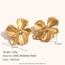 Load image into Gallery viewer, Flower Earrings
