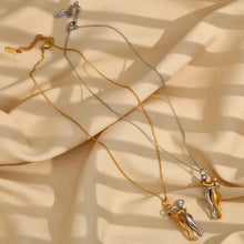 Load image into Gallery viewer, Hug Necklace
