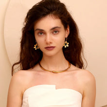 Load image into Gallery viewer, Vert Earring
