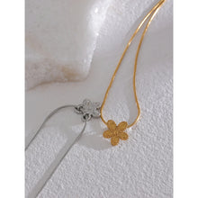 Load image into Gallery viewer, Flower Necklace
