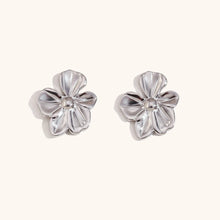 Load image into Gallery viewer, Flower Earrings
